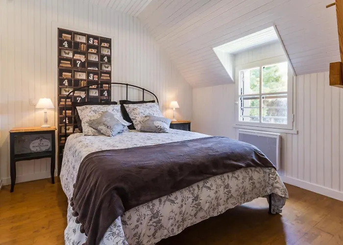 Rénové Avec Jardin Privé, Proche De La Baule Et Guérande, Idéal Pour 4 Personnes. - Fr-1-306-1163 *